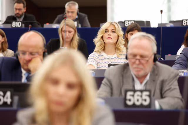 Foto 9: EP Plenary session - Voting Session