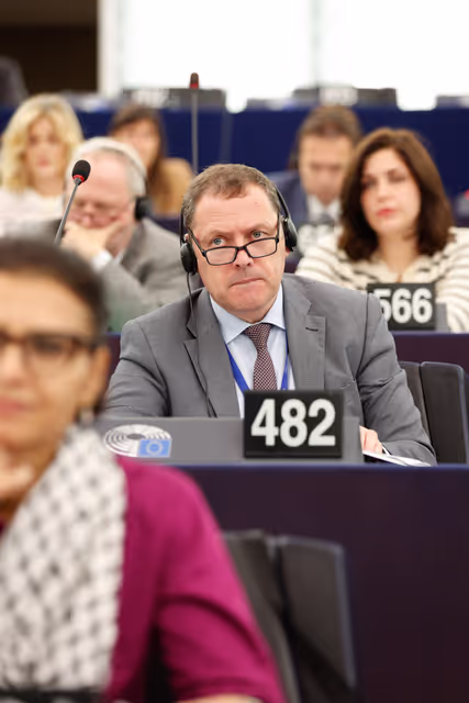 Foto 3: EP Plenary session - Voting Session