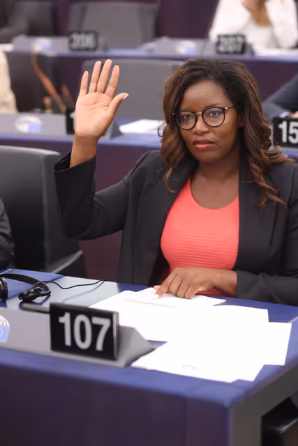 Foto 28: EP Plenary session - Voting Session