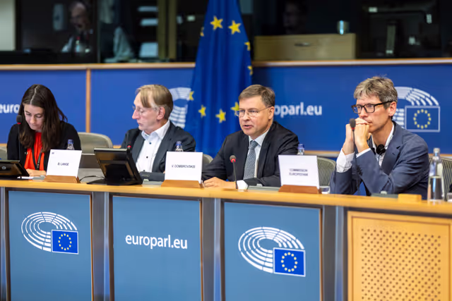 Foto 24: INTA - Proposal for a Regulation of the European Parliament and of the Council establishing the Ukraine Loan Cooperation Mechanism and providing exceptional macro-financial assistance to Ukraine