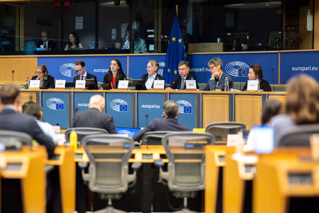 Foto 13: INTA - Proposal for a Regulation of the European Parliament and of the Council establishing the Ukraine Loan Cooperation Mechanism and providing exceptional macro-financial assistance to Ukraine