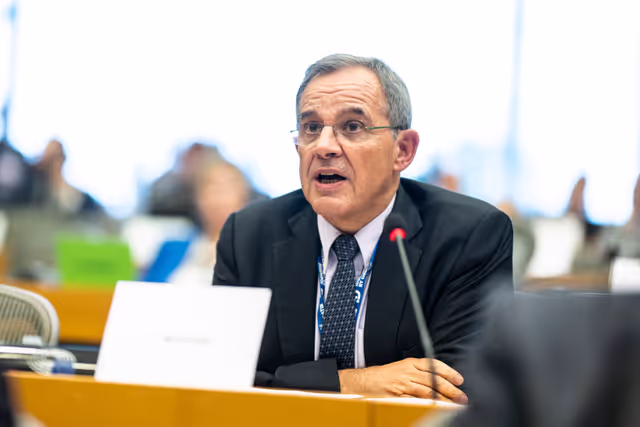 Foto 8: INTA - Proposal for a Regulation of the European Parliament and of the Council establishing the Ukraine Loan Cooperation Mechanism and providing exceptional macro-financial assistance to Ukraine