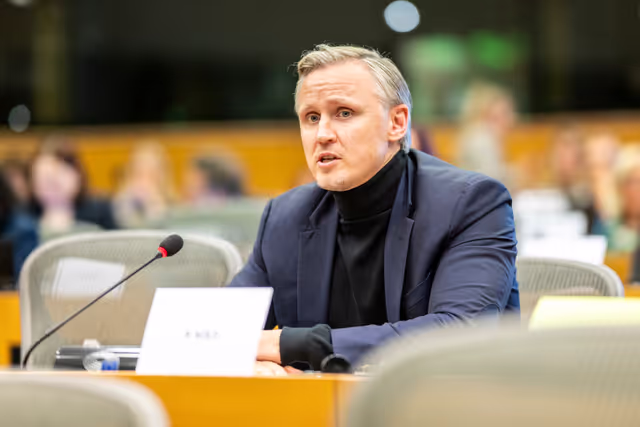 Foto 7: INTA - Proposal for a Regulation of the European Parliament and of the Council establishing the Ukraine Loan Cooperation Mechanism and providing exceptional macro-financial assistance to Ukraine