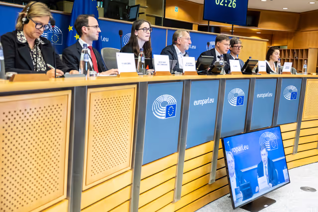 Foto 17: INTA - Proposal for a Regulation of the European Parliament and of the Council establishing the Ukraine Loan Cooperation Mechanism and providing exceptional macro-financial assistance to Ukraine