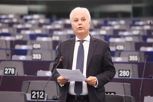 Fotografija 5: EP Plenary session - Commission statement - The extreme wildfires in Southern Europe, in particular Portugal and Greece and the need for further EU climate action on adaptation and mitigation