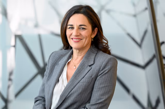 Foto 14: Laurence FARRENG in the EP in Strasbourg