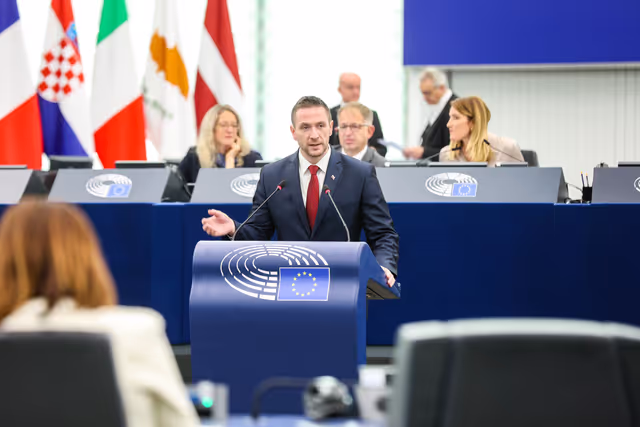Fotó 7: EP Plenary session - Council and Commission statements - Presentation of the programme of activities of the Hungarian Presidency