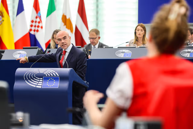 Fotó 50: EP Plenary session - Council and Commission statements - Presentation of the programme of activities of the Hungarian Presidency