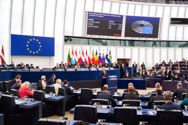 Fotó 10: EP Plenary session - Council and Commission statements - Presentation of the programme of activities of the Hungarian Presidency