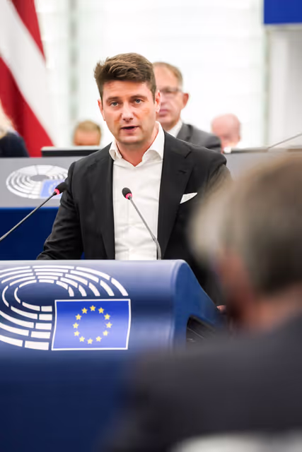 Fotó 30: EP Plenary session - Council and Commission statements - Presentation of the programme of activities of the Hungarian Presidency