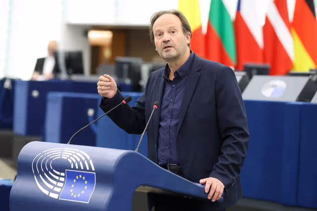 Fotogrāfija 19: EP Plenary session -  Ensuring sustainable, decent and affordable housing in Europe - encouraging investment, private property and public housing programmes