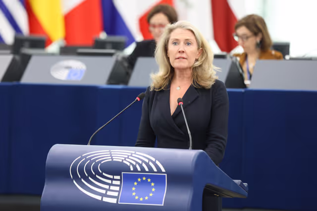 Fotogrāfija 18: EP Plenary session -  Ensuring sustainable, decent and affordable housing in Europe - encouraging investment, private property and public housing programmes