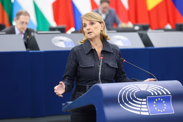 Fotogrāfija 13: EP Plenary session -  Ensuring sustainable, decent and affordable housing in Europe - encouraging investment, private property and public housing programmes