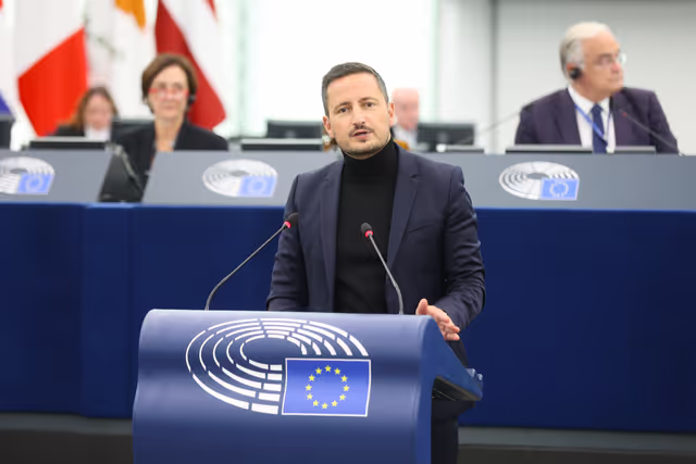 Fotogrāfija 6: EP Plenary session -  Ensuring sustainable, decent and affordable housing in Europe - encouraging investment, private property and public housing programmes