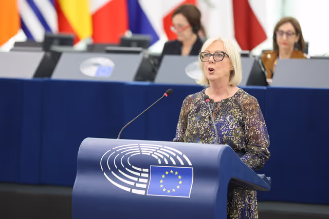 Fotogrāfija 4: EP Plenary session -  Ensuring sustainable, decent and affordable housing in Europe - encouraging investment, private property and public housing programmes