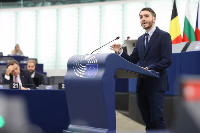 Foto 44: EP Plenary session -  Ensuring sustainable, decent and affordable housing in Europe - encouraging investment, private property and public housing programmes
