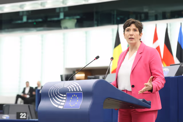 Foto 40: EP Plenary session -  Ensuring sustainable, decent and affordable housing in Europe - encouraging investment, private property and public housing programmes