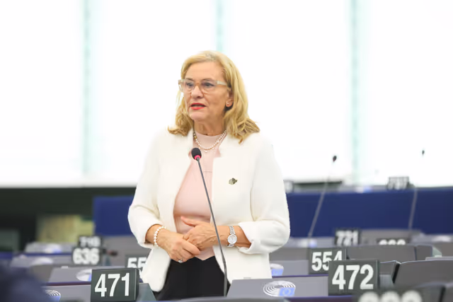 Foto 6: EP Plenary session -  Ensuring sustainable, decent and affordable housing in Europe - encouraging investment, private property and public housing programmes