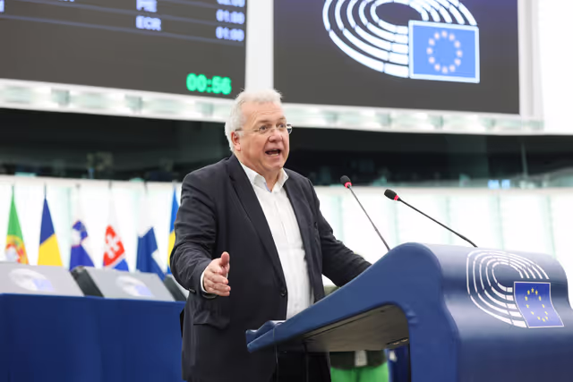 Fotogrāfija 42: EP Plenary session -  Ensuring sustainable, decent and affordable housing in Europe - encouraging investment, private property and public housing programmes