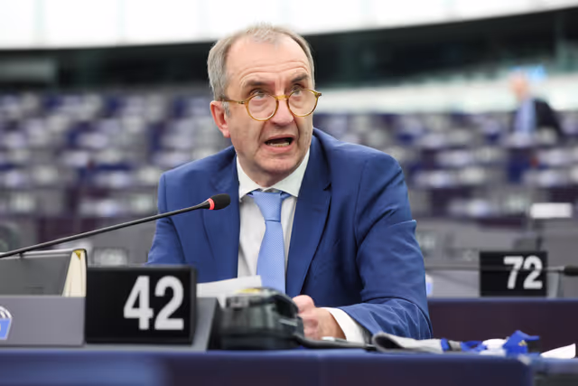 Fotogrāfija 27: EP Plenary session -  Ensuring sustainable, decent and affordable housing in Europe - encouraging investment, private property and public housing programmes