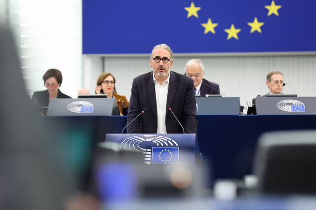 Fotogrāfija 25: EP Plenary session -  Ensuring sustainable, decent and affordable housing in Europe - encouraging investment, private property and public housing programmes