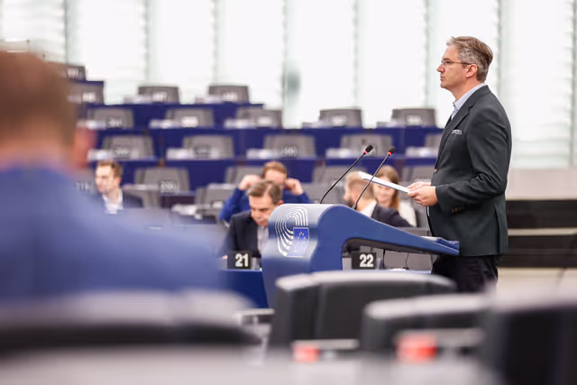 Снимка 25: EP Plenary session - World Mental Health Day - need for a comprehensive EU strategy on mental health