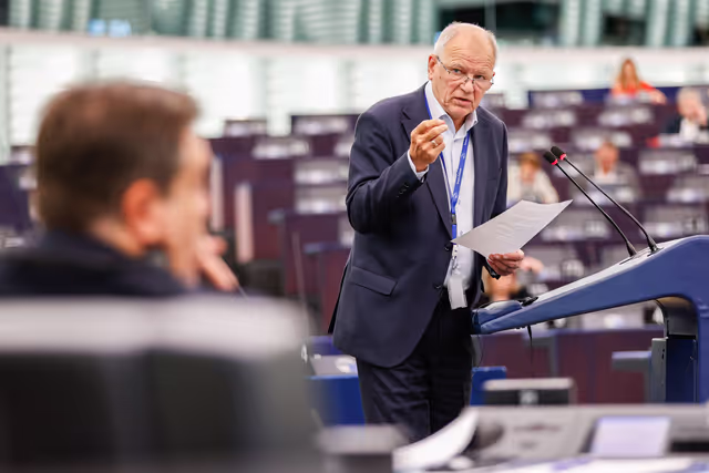 Снимка 24: EP Plenary session - World Mental Health Day - need for a comprehensive EU strategy on mental health