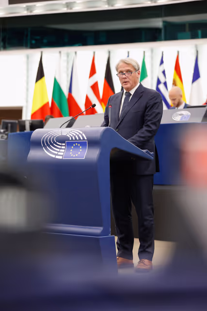 Photo 15: EP Plenary session - A stronger Europe for safer products to better protect consumers and tackle unfair competition: Boosting EU oversight in e-commerce and imports