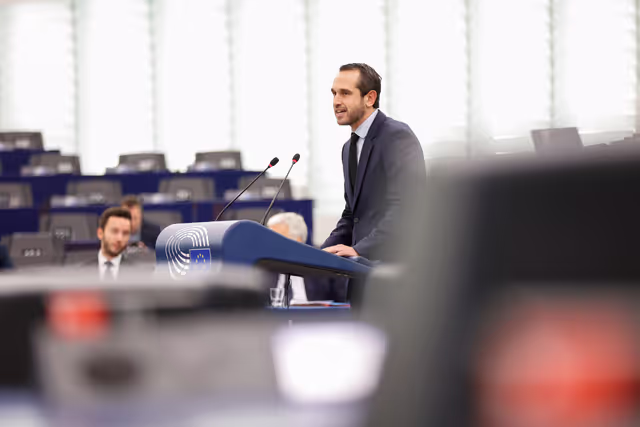 Photo 12: EP Plenary session - A stronger Europe for safer products to better protect consumers and tackle unfair competition: Boosting EU oversight in e-commerce and imports