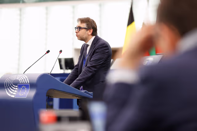 Photo 8: EP Plenary session - A stronger Europe for safer products to better protect consumers and tackle unfair competition: Boosting EU oversight in e-commerce and imports