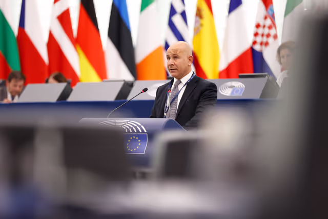 Photo 4: EP Plenary session - A stronger Europe for safer products to better protect consumers and tackle unfair competition: Boosting EU oversight in e-commerce and imports