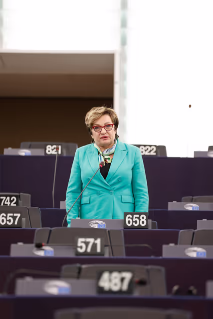 Photo 3: EP Plenary session - A stronger Europe for safer products to better protect consumers and tackle unfair competition: Boosting EU oversight in e-commerce and imports