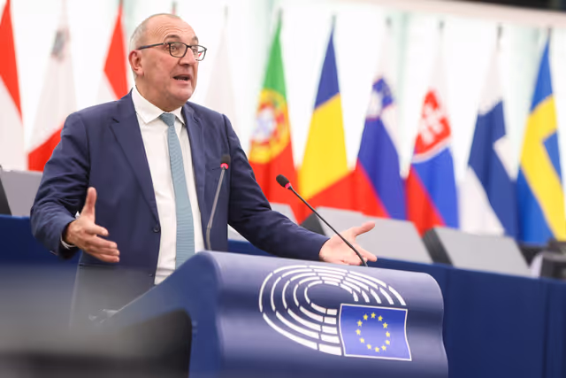 Photo 28: EP Plenary session - A stronger Europe for safer products to better protect consumers and tackle unfair competition: Boosting EU oversight in e-commerce and imports