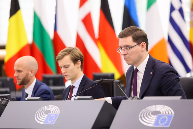 Photo 23: EP Plenary session - A stronger Europe for safer products to better protect consumers and tackle unfair competition: Boosting EU oversight in e-commerce and imports