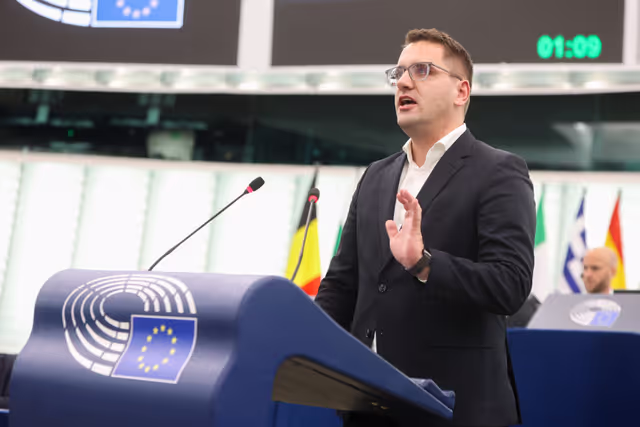 Photo 24: EP Plenary session - A stronger Europe for safer products to better protect consumers and tackle unfair competition: Boosting EU oversight in e-commerce and imports