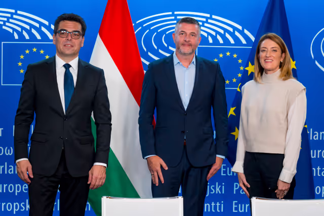 Photo 9: LEX signing ceremony in presence of Roberta METSOLA, EP President and Mr Barna Pál ZSIGMOND, State Secretary for Parliamentary Affairs, Ministry of European Union Affairs, on behalf of the Hungarian Presidency