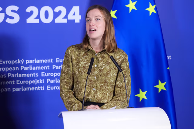 Fotografie 5: EMPL CULT -  Confirmation hearing of Roxana MÎNZATU, European Commissioner-designate forPeople, Skills and Preparedness - Press point