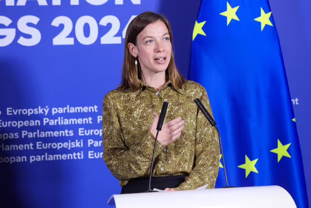 Fotografie 6: EMPL CULT -  Confirmation hearing of Roxana MÎNZATU, European Commissioner-designate forPeople, Skills and Preparedness - Press point