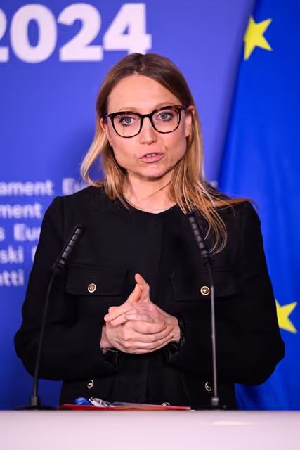 Fotografie 3: ITRE IMCO ENVI ECON -  Confirmation hearing of Stéphane SÉJOURNÉ, European Commissioner-designate for Prosperity and Industrial Strategy - Press point