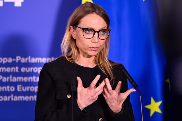 Fotografie 2: ITRE IMCO ENVI ECON -  Confirmation hearing of Stéphane SÉJOURNÉ, European Commissioner-designate for Prosperity and Industrial Strategy - Press point
