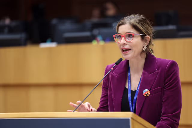 Fotogrāfija 12: EP Plenary session - Deplorable escalation of violence around the football match in the Netherlands and the unacceptable attacks against Israeli football fans