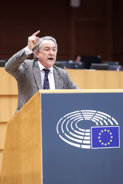 Fotogrāfija 11: EP Plenary session - Deplorable escalation of violence around the football match in the Netherlands and the unacceptable attacks against Israeli football fans