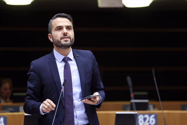 Fotogrāfija 7: EP Plenary session - Deplorable escalation of violence around the football match in the Netherlands and the unacceptable attacks against Israeli football fans