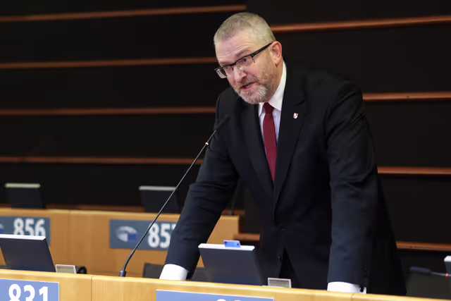 Fotogrāfija 3: EP Plenary session - Deplorable escalation of violence around the football match in the Netherlands and the unacceptable attacks against Israeli football fans
