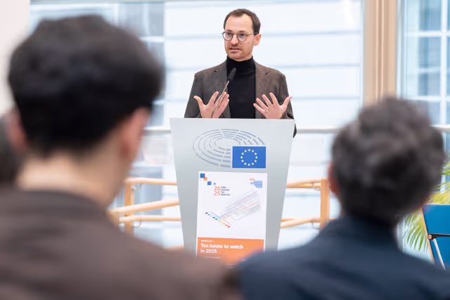 Fotografia 31: EPRS Policy roundtable - Ten issues to watch in 2025