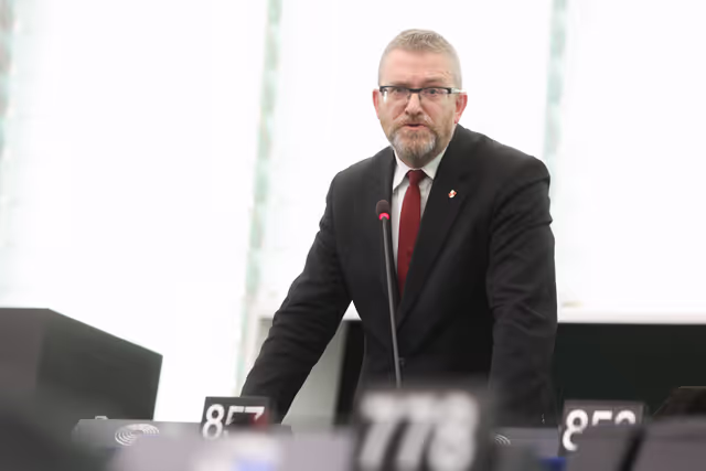 Photo 4: EP Plenary session - Heat record year 2024 - the need for climate action to fight global warming