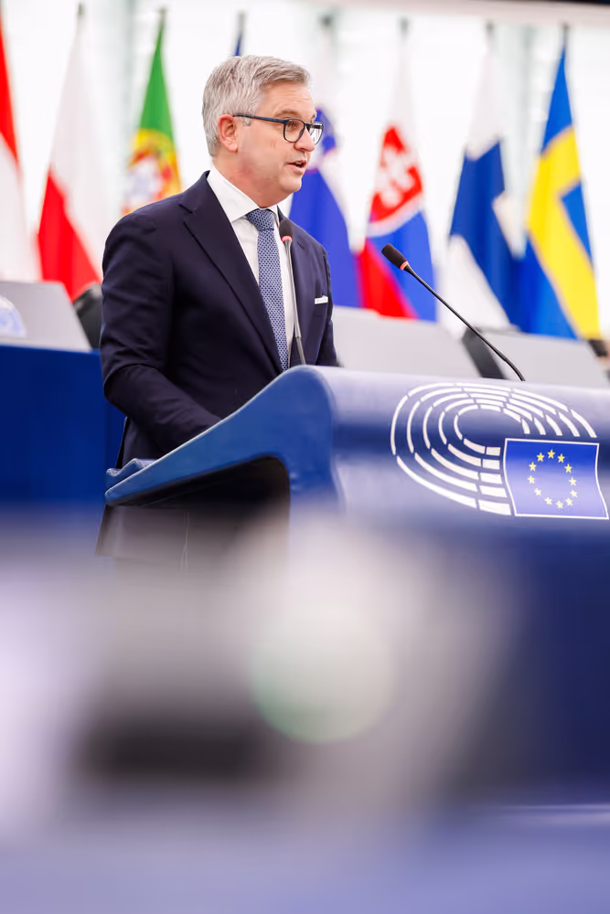EP Plenary session - Failure of the negotiations in Busan for a UN plastic treaty and the urgent need to tackle plastic pollution at international and Union level