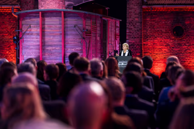 Fotagrafa 9: 80th Anniversary of the liberation of Auschwitz .