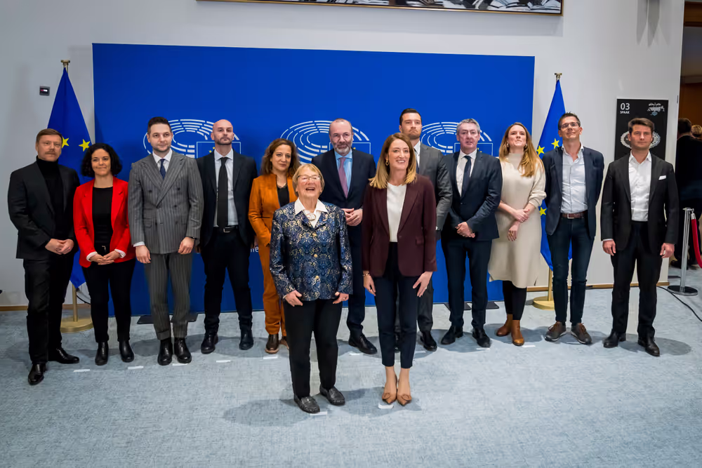 Holocaust Remembrance Day - Group photo with the leaders of political groups