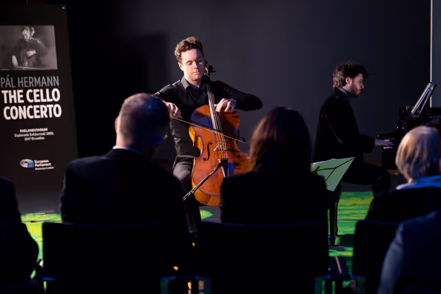 Photo 8: International Holocaust Remembrance Day - Cello concert by Sam Lucas playing the works of Pál Hermann (1902-1944)